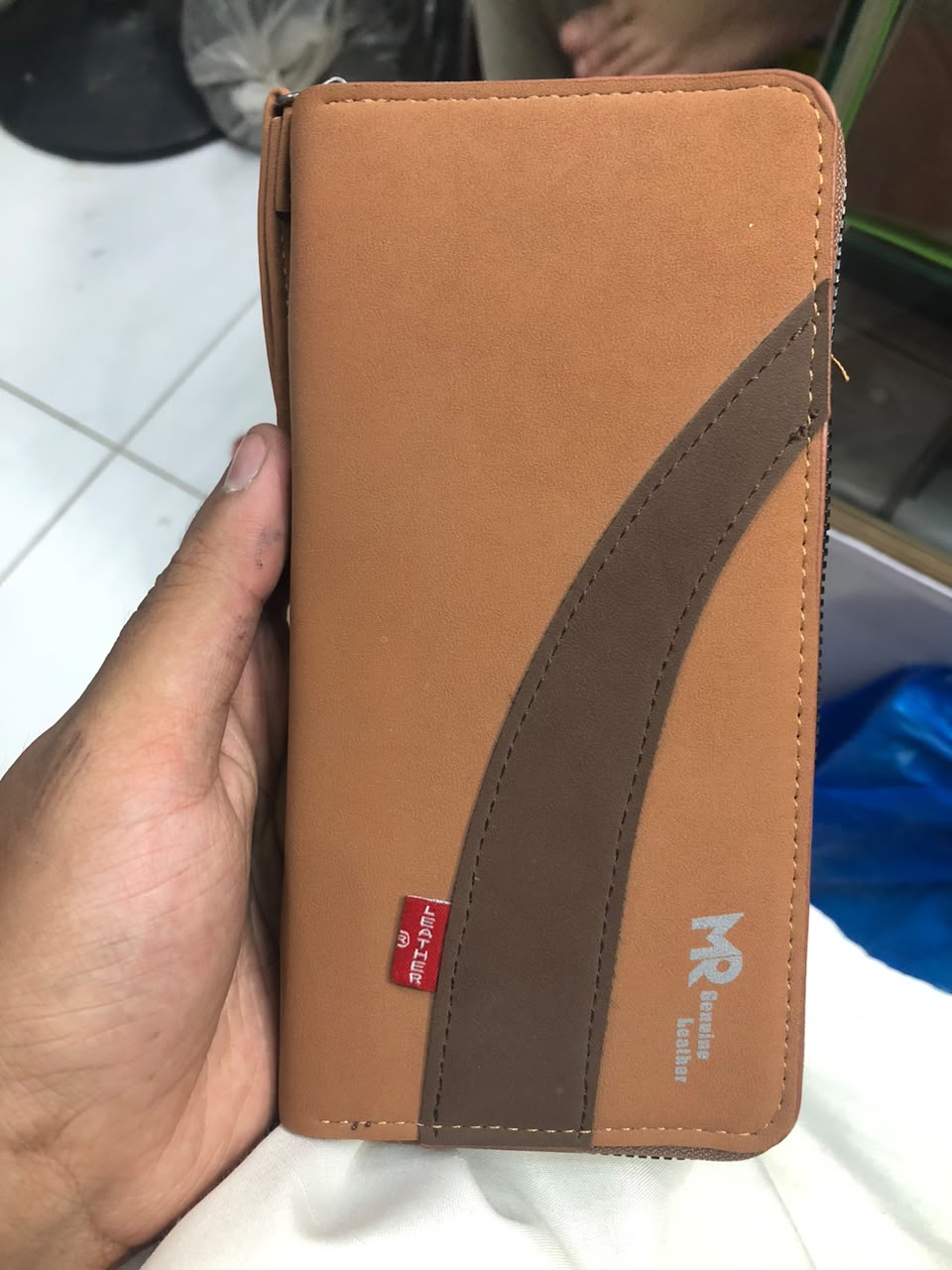 MR Leather Wallet with Zipper | Premium Men's Leather Wallet | Multi-Card Holder | Cash & Coin Pocket | Secure Zip Closure - Image 3
