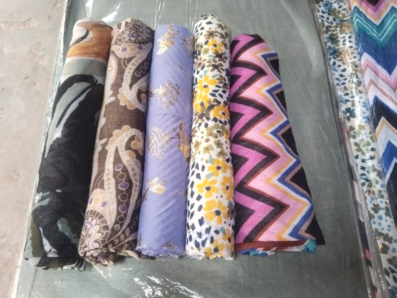 5-Piece Printed Lawn Hijab Bundle with 4-in-1 Multi-Color Inner Cap – Soft Premium Lawn Scarves for Women | Random Color Mix Print - Image 4