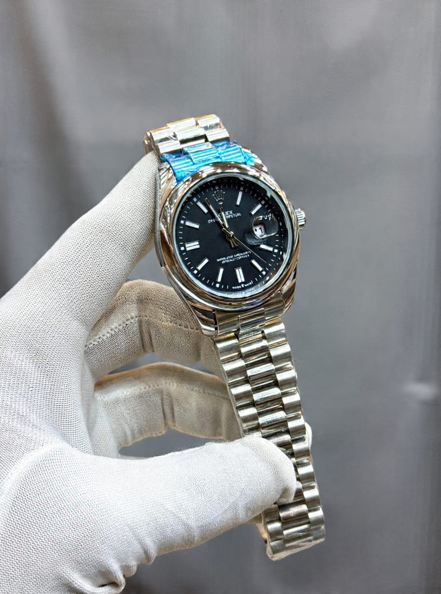 Rolex Brand Oyster Perpetual Watch With Stainless Steel Chain - Quality Timepiece Featuring Date Function And Radium Details For Enhanced Visibility - Image 5
