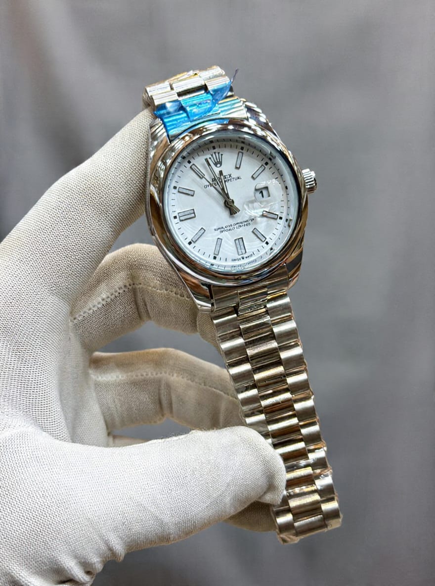 Rolex Brand Oyster Perpetual Watch With Stainless Steel Chain - Quality Timepiece Featuring Date Function And Radium Details For Enhanced Visibility - Image 2