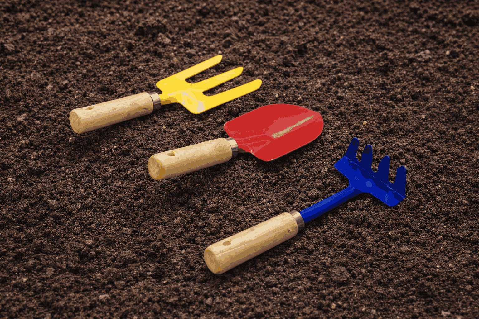 Premium 3-Piece Mini Garden Tool Set – Heavy-Duty Metal Hand Trowel, Cultivator Rake, and Ergonomic Garden Fork for Indoor and Outdoor Plant Care - Image 4
