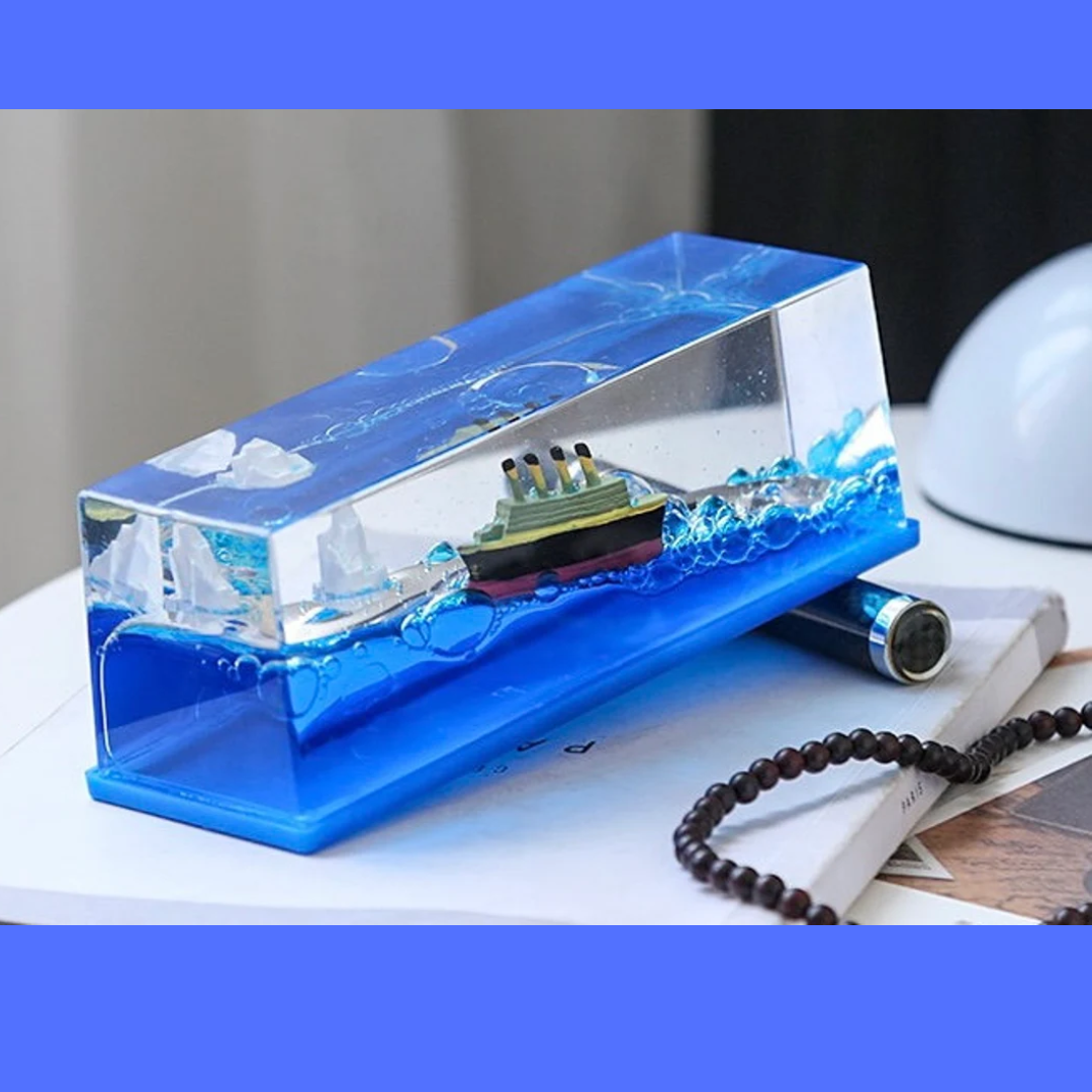 Titanic Unsinkable Fluid Drift Bottle – Acrylic Cruise Ship Decor with Iceberg Scene | Relaxing Liquid Motion Display for Car Dashboard & Home - Image 3
