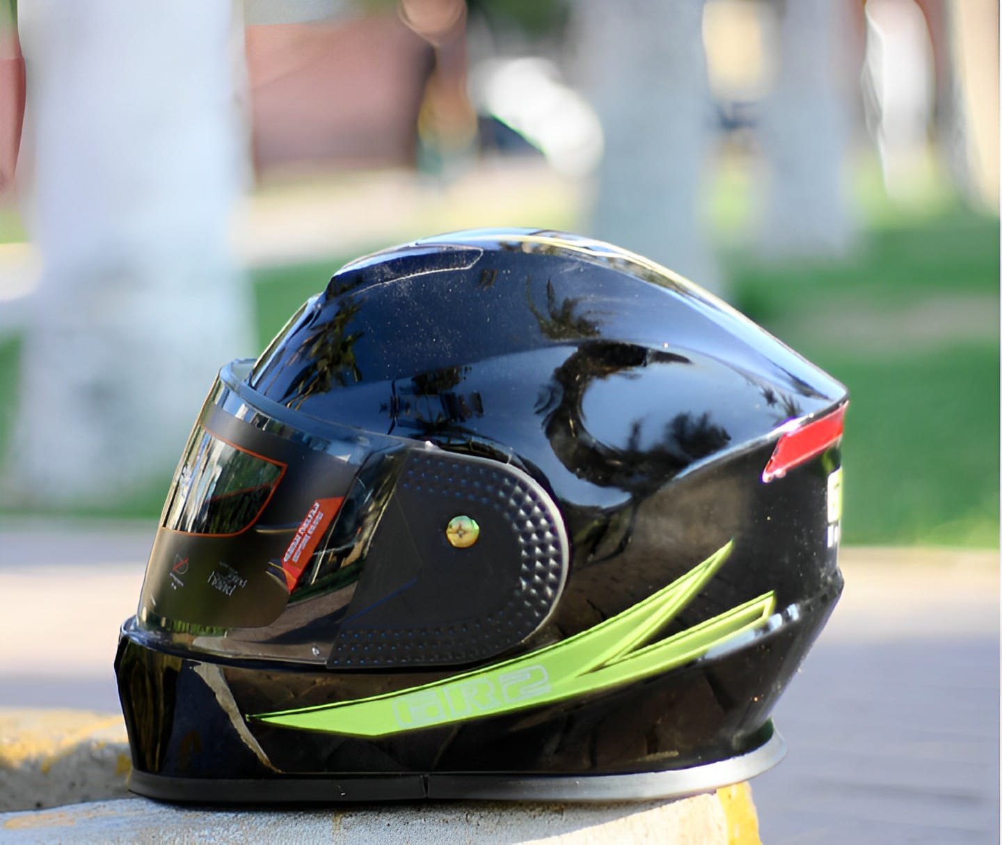 GR 2 stye helmet for bikes - Image 4